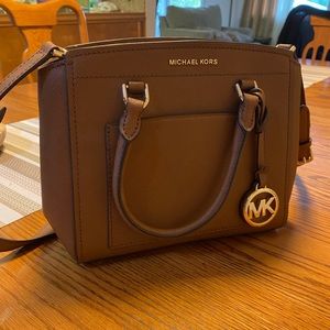 Brown Michael Kors purse/crossbody